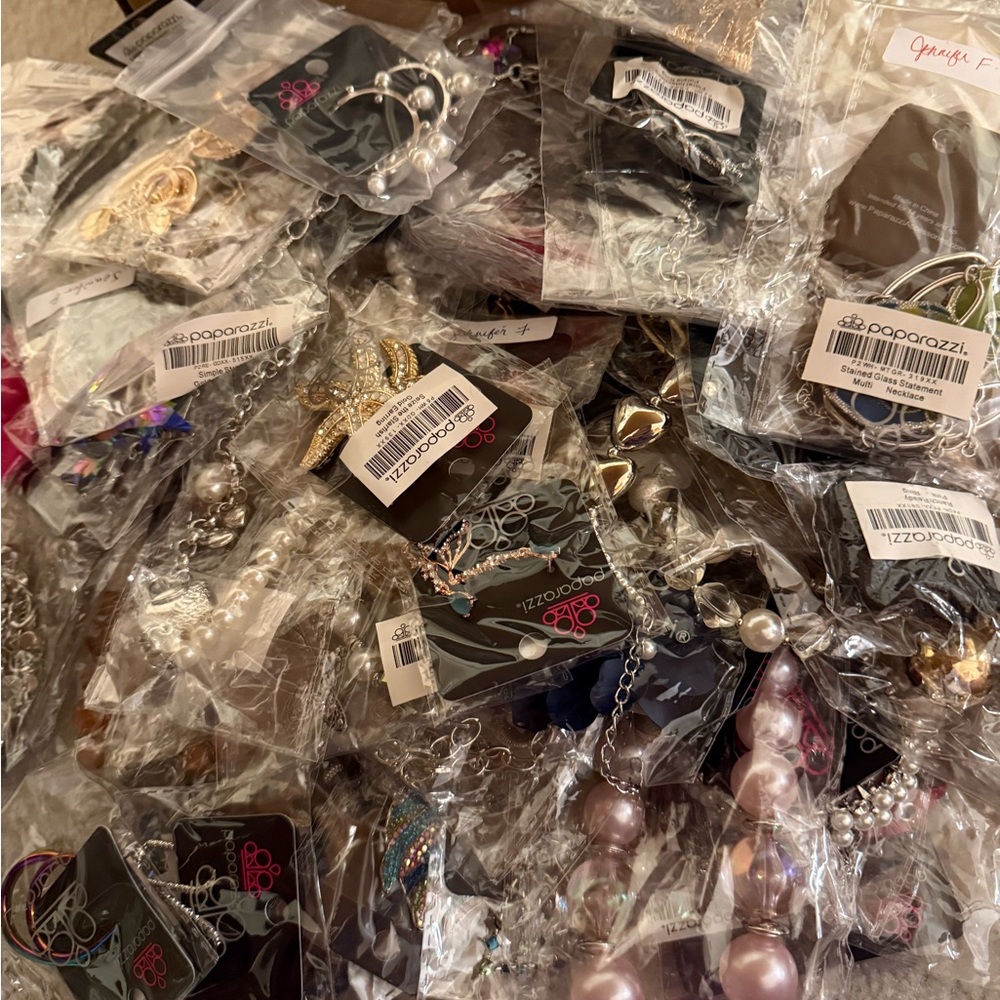 Paparazzi Brand New Jewelry 200 pieces!